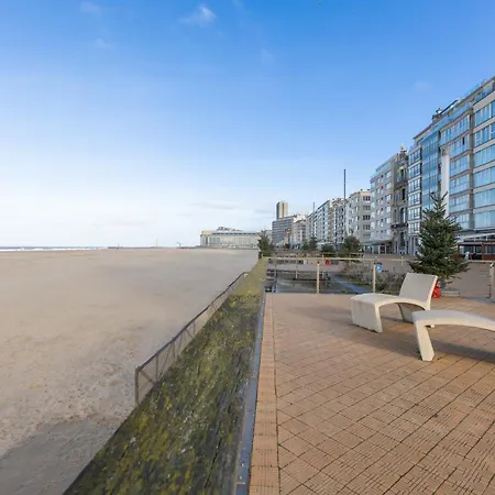 Lecomte - North Sea Loft 100 * Остенде